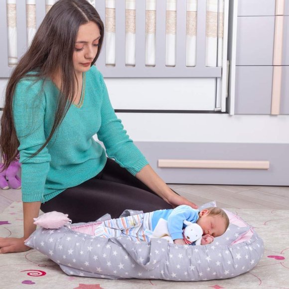 Baby Lounger Double-Sided Nest with Pillow - Picture 4 of 4